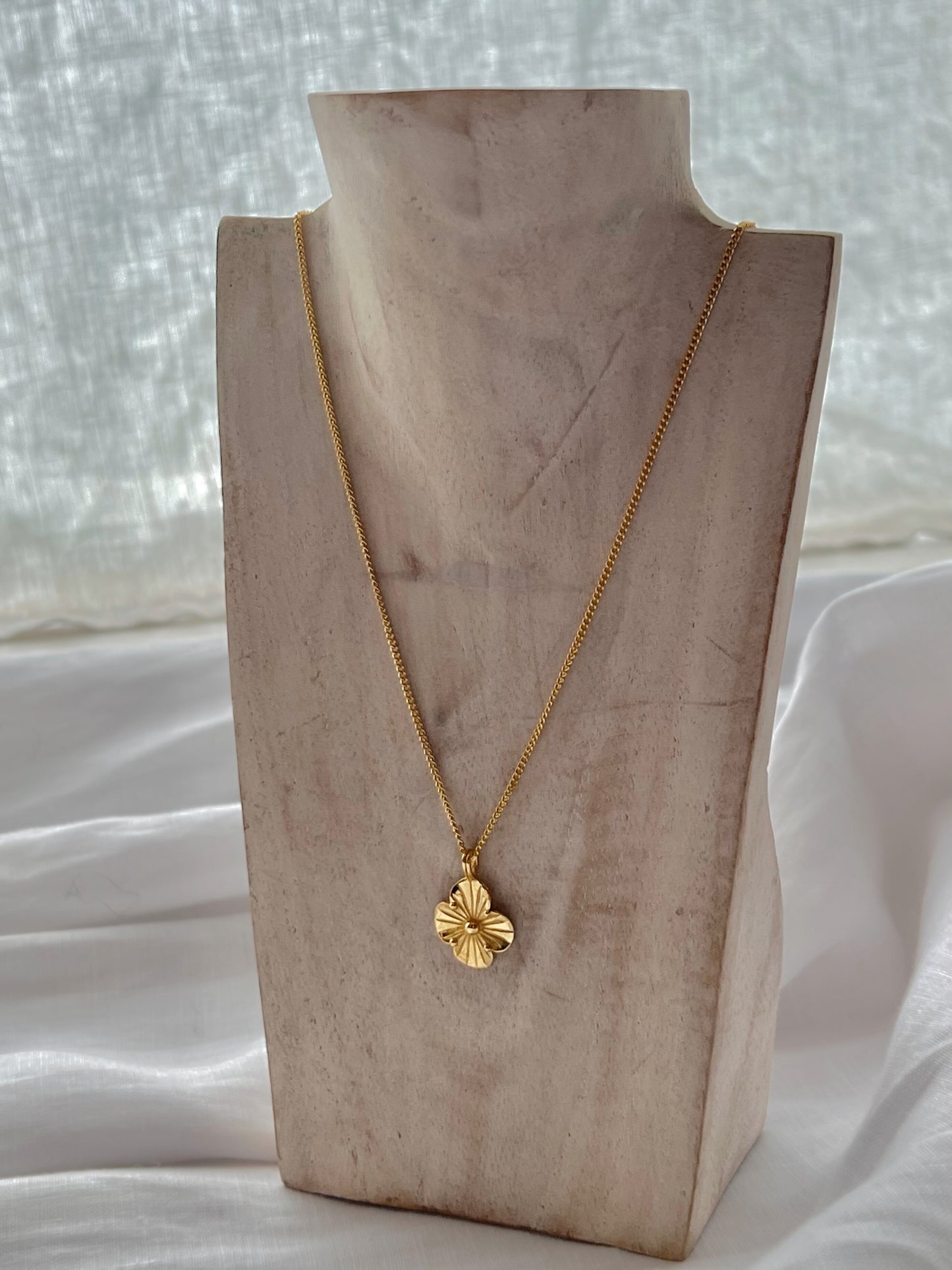 Daisy Days Necklace