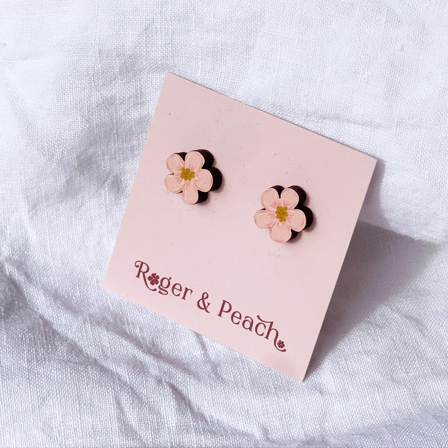 Pretty Studs - Pink Flower