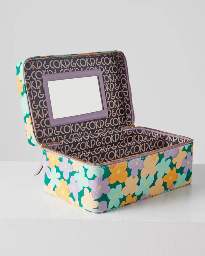 Bush Daisy Toiletry Case