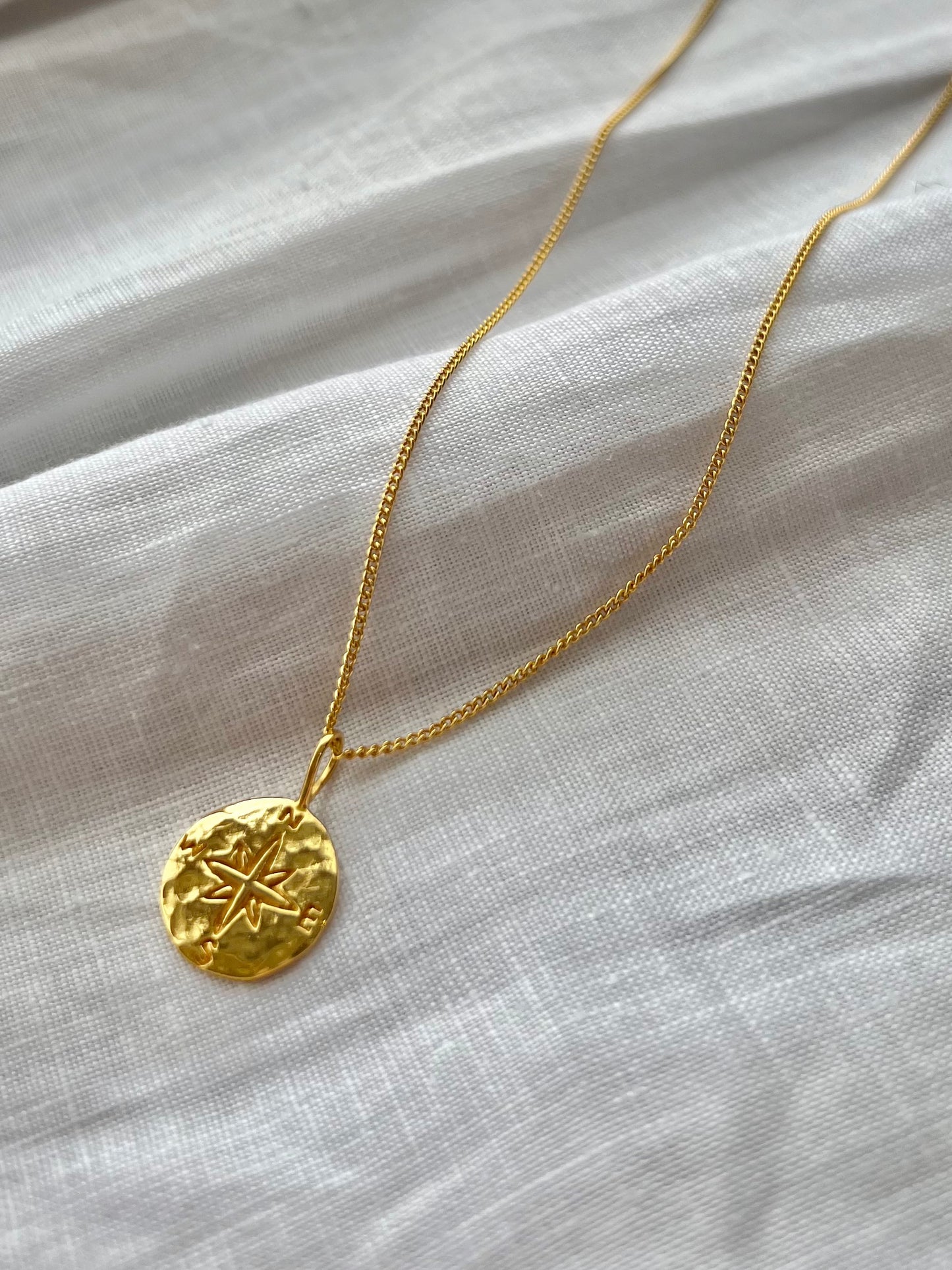 Wanderer Necklace Gold