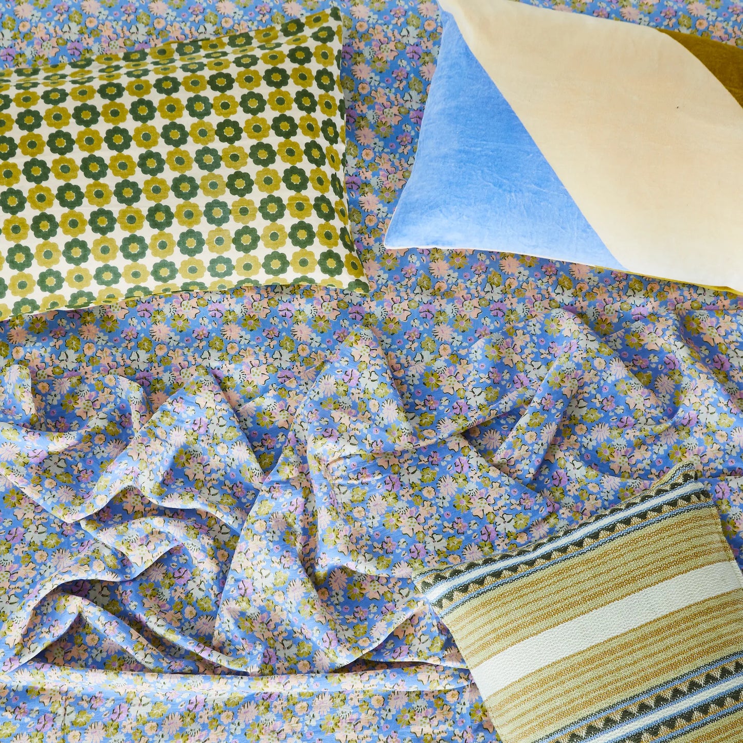 Loveat Cornflower Linen Quilt Cover