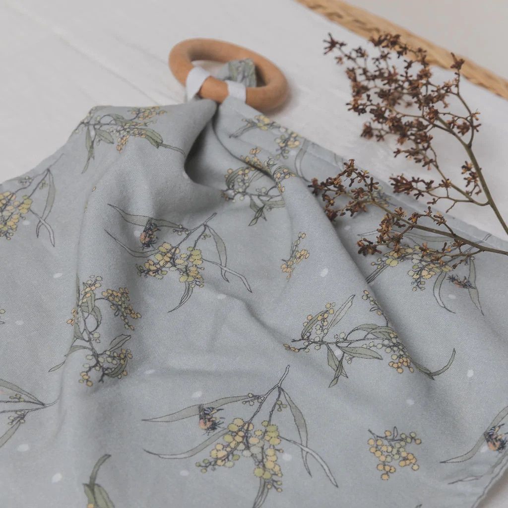 Native Bee & Wattle Bamboo Comforter