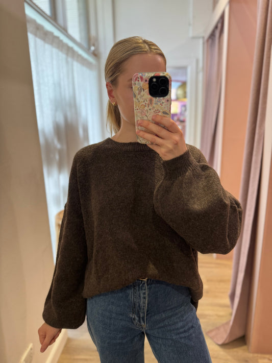 Liv Jumper Chocolate